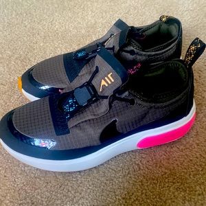 Gently Used Nike Air Max